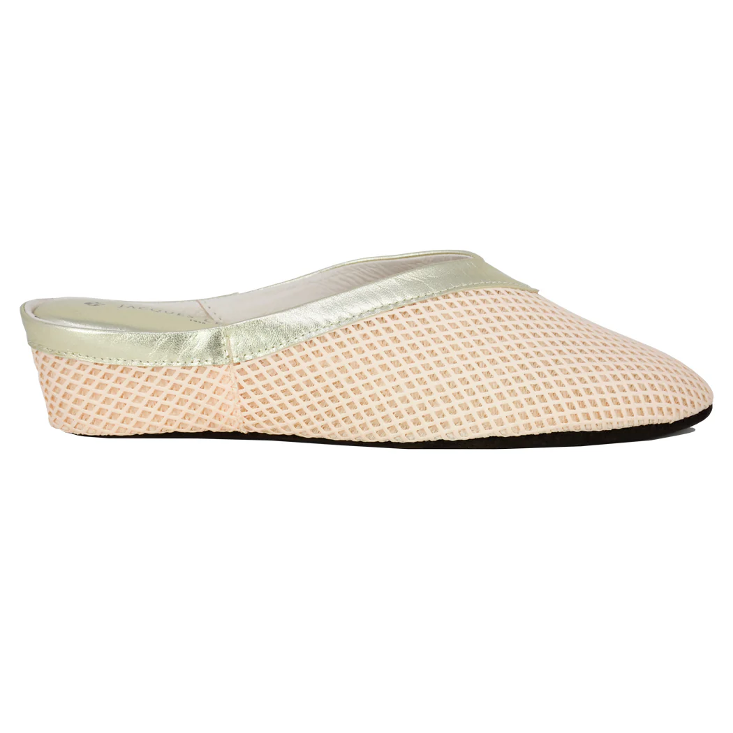 4640 Mesh V-Trim Slipper - Image 2