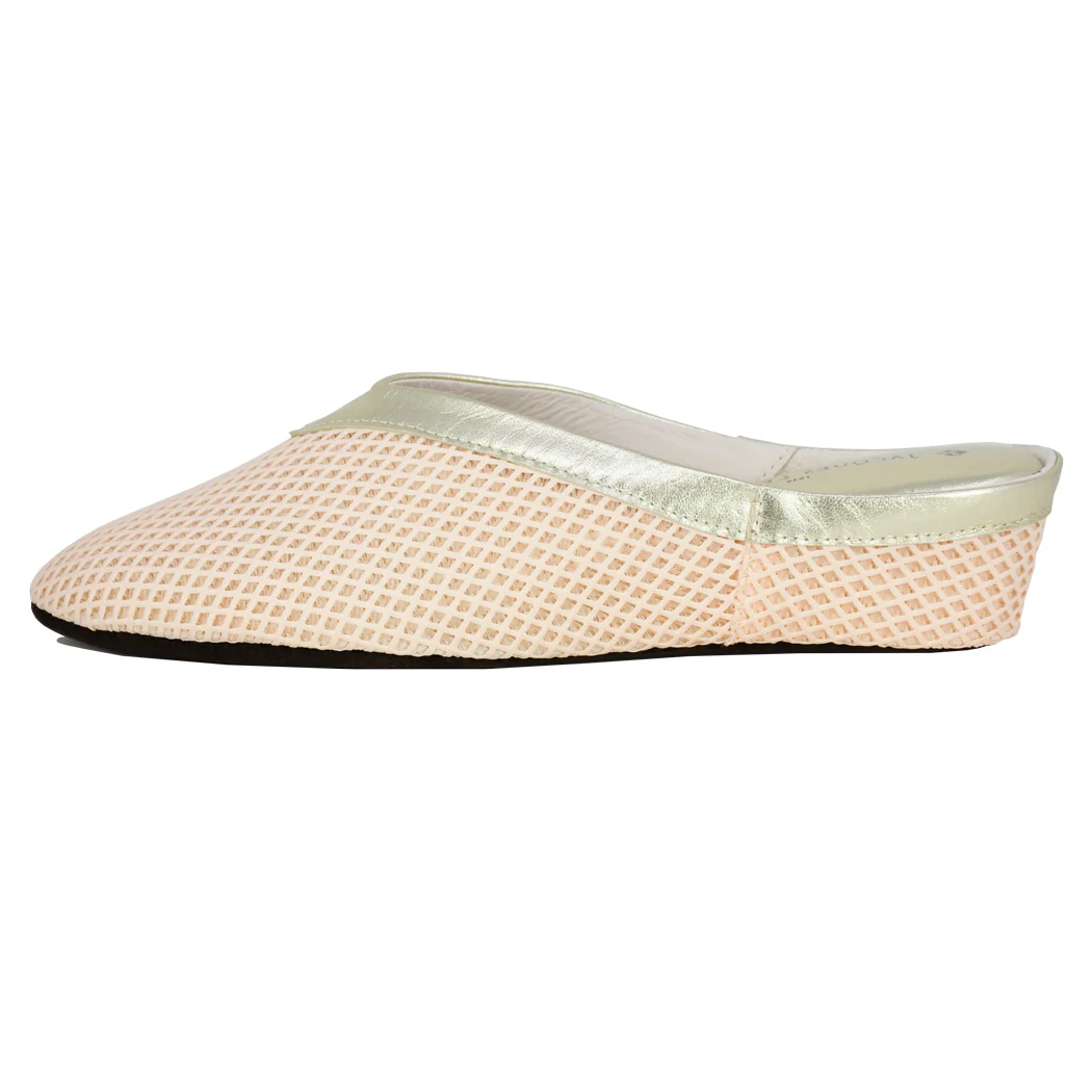 4640 Mesh V-Trim Slipper - Image 4