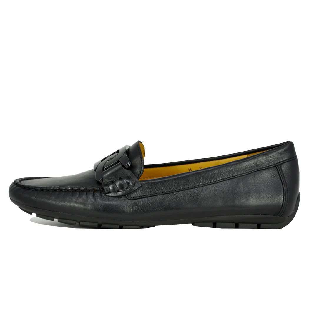 Aiker Leather Closed Flat Moc - Image 4