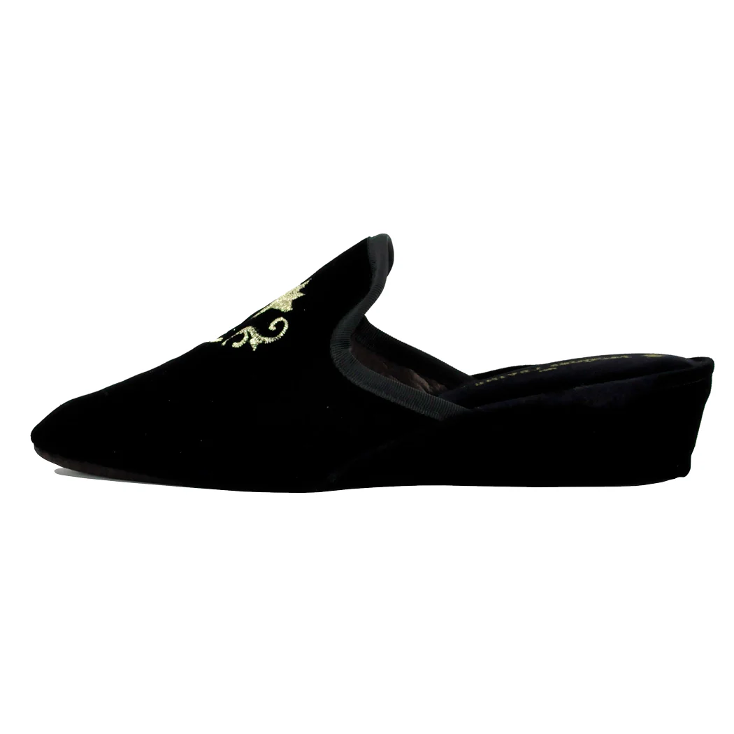 Royalty Velvet Crest Slipper - Image 4